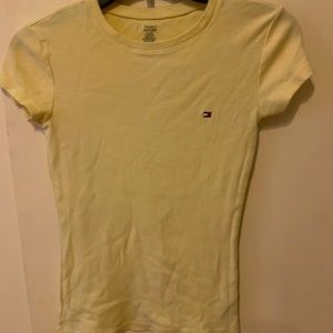 ✨Cute slim sleek yellow shirt✨